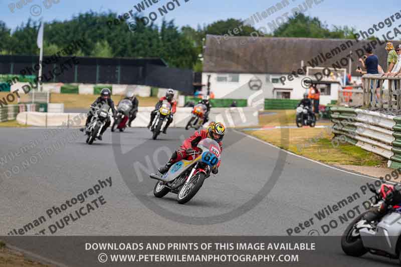 Vintage motorcycle club;eventdigitalimages;mallory park;mallory park trackday photographs;no limits trackdays;peter wileman photography;trackday digital images;trackday photos;vmcc festival 1000 bikes photographs